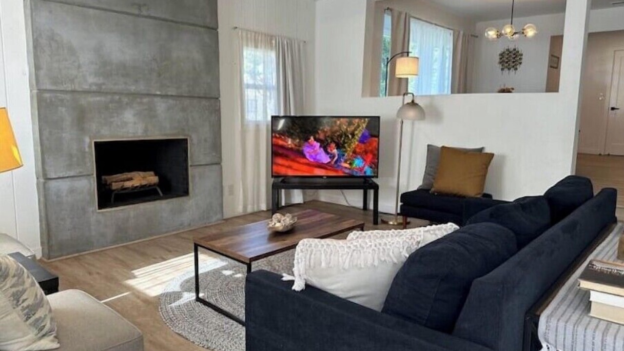 Photo of Livingroom in Culver - West