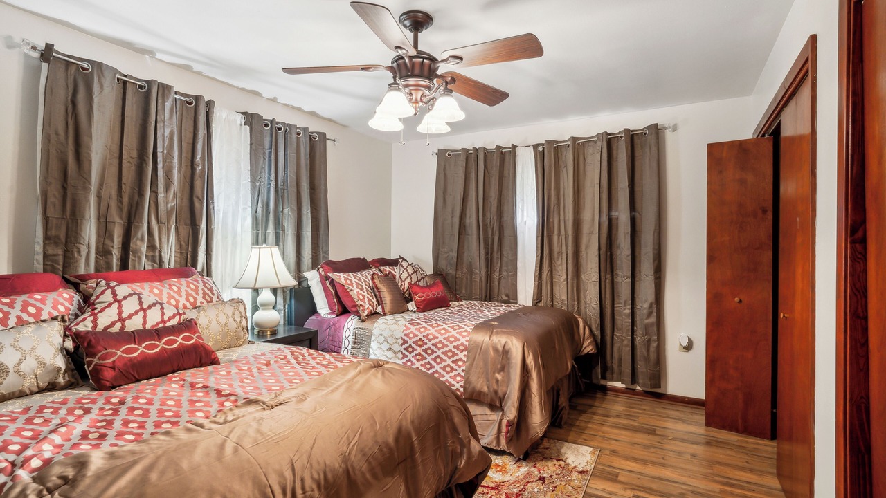 Photo of Bedroom in Plum Orchard