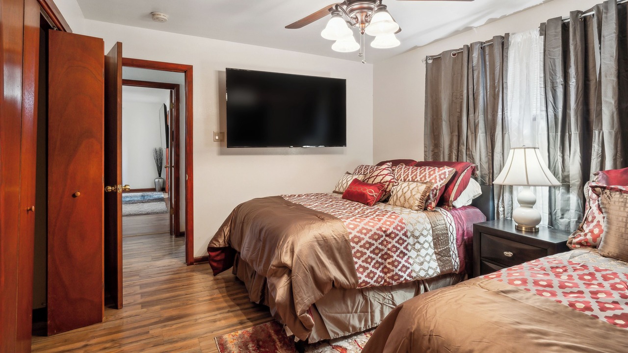Photo of Bedroom in Plum Orchard