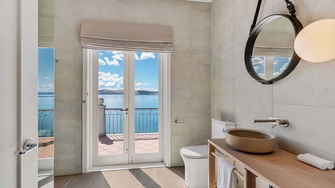 Photo of Bathroom in Sandy Bay