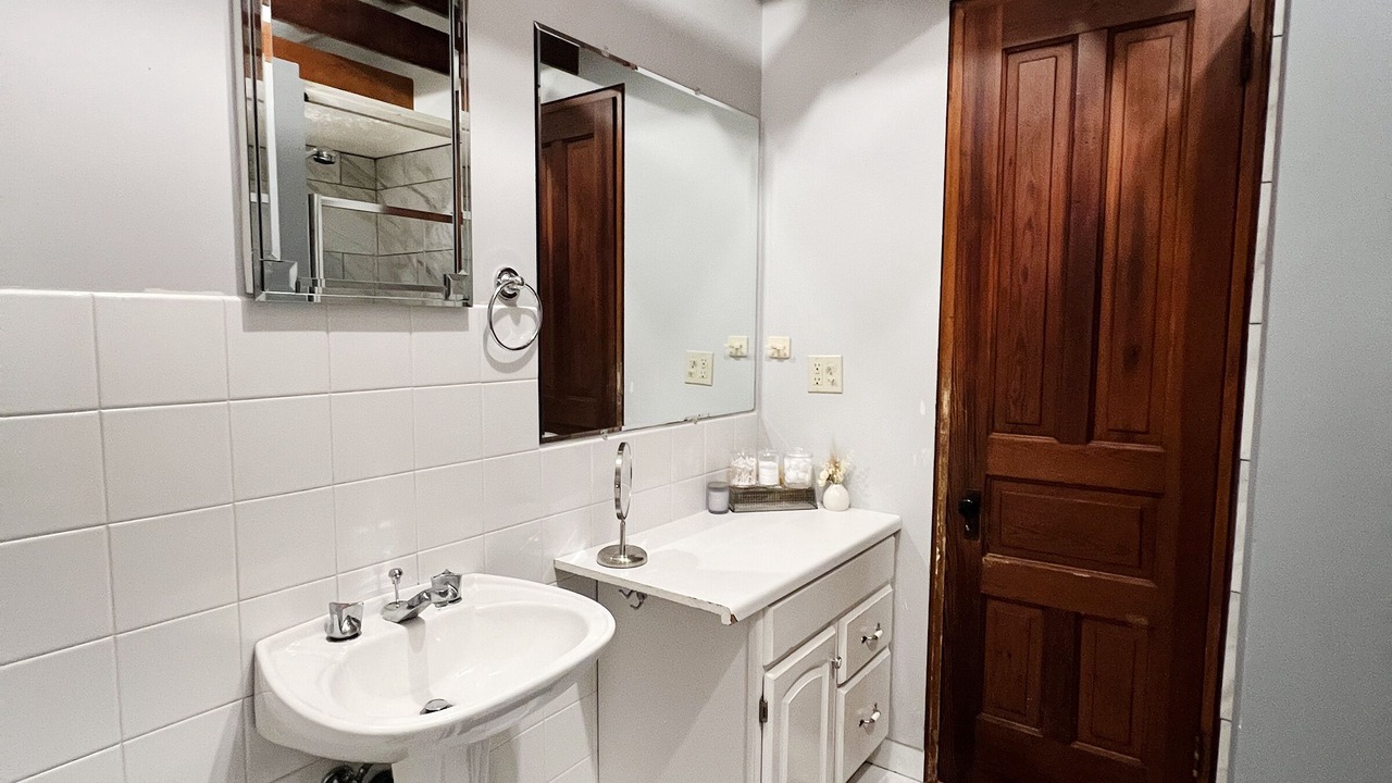 Photo of Bathroom in Wrigleyville