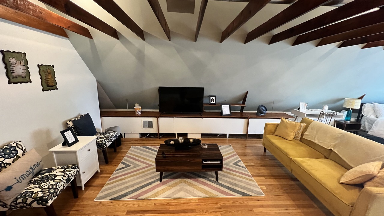Photo of Livingroom in Wrigleyville