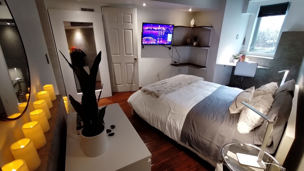 Photo of Bedroom in Laurel Canyon