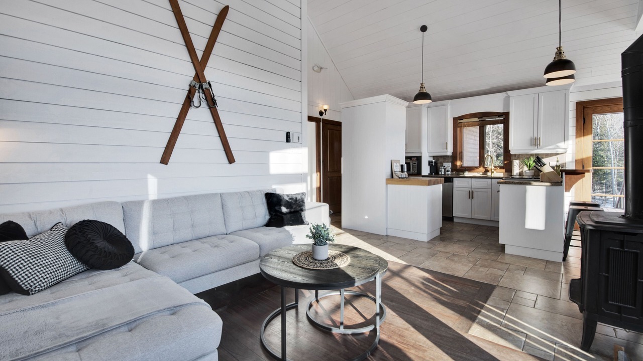 Photo of Livingroom in Petite-Riviere-Saint-Francois
