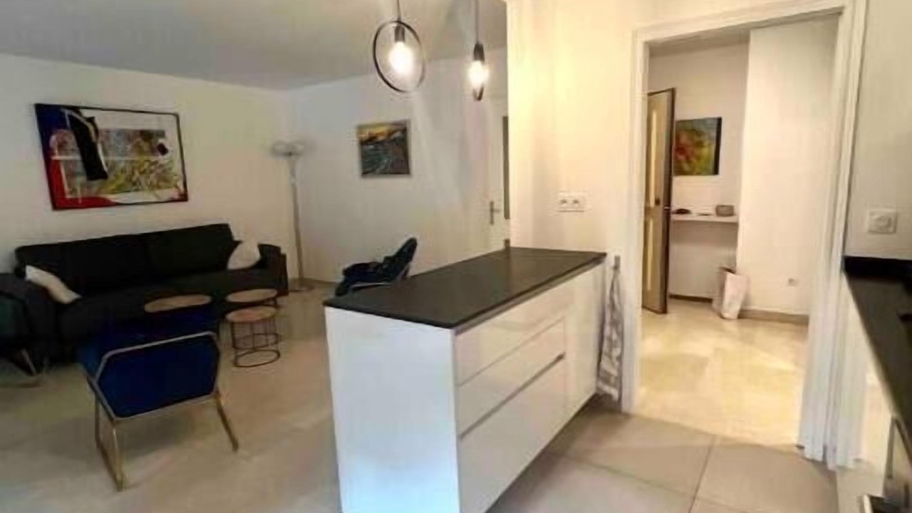 Photo of Livingroom in Moliere Vauban