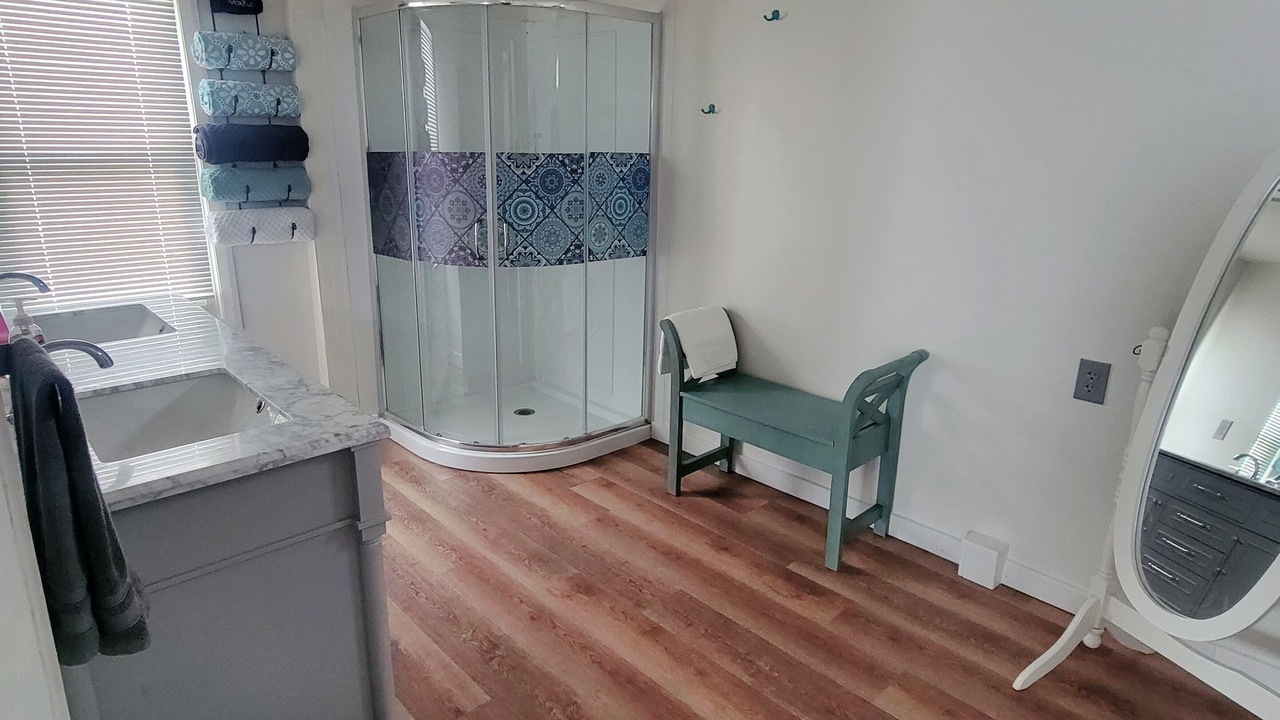 Photo of Bathroom in Town of Hastings