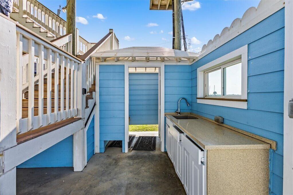 Photo of Patio Balcony in Bermuda Beach