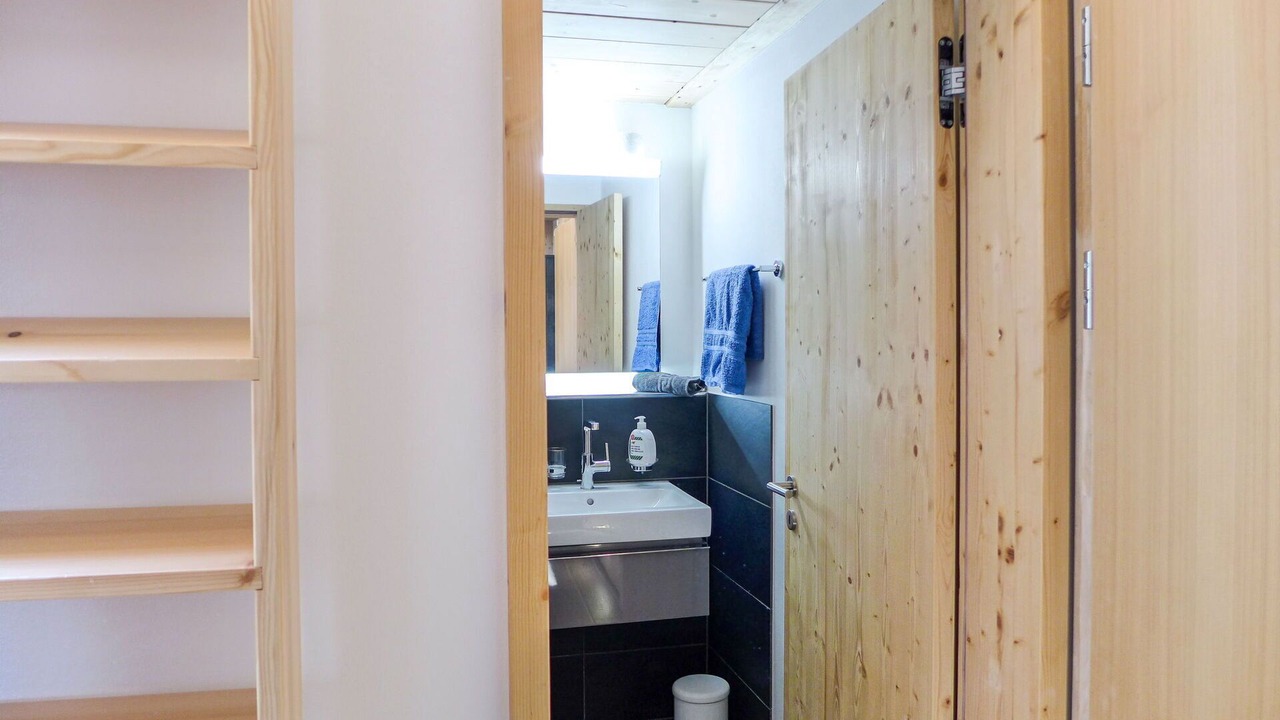 Photo of Bathroom in Kandersteg