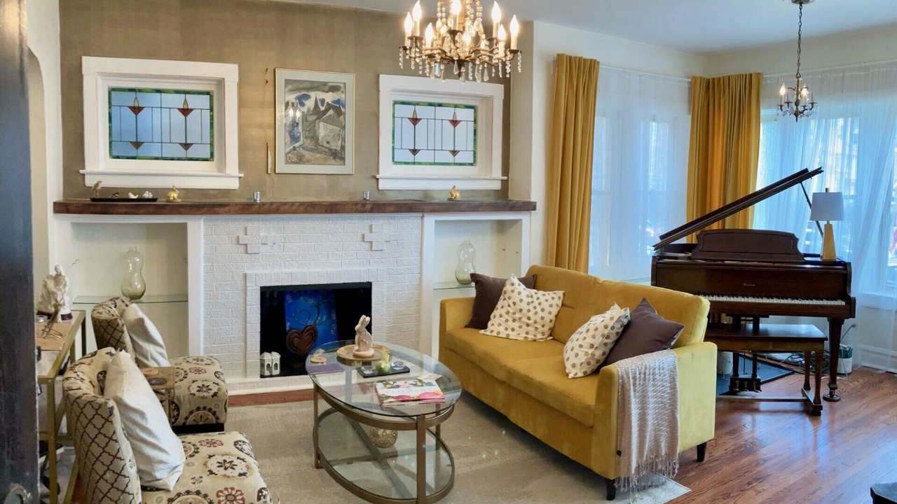 Photo of Livingroom in Rogers Park