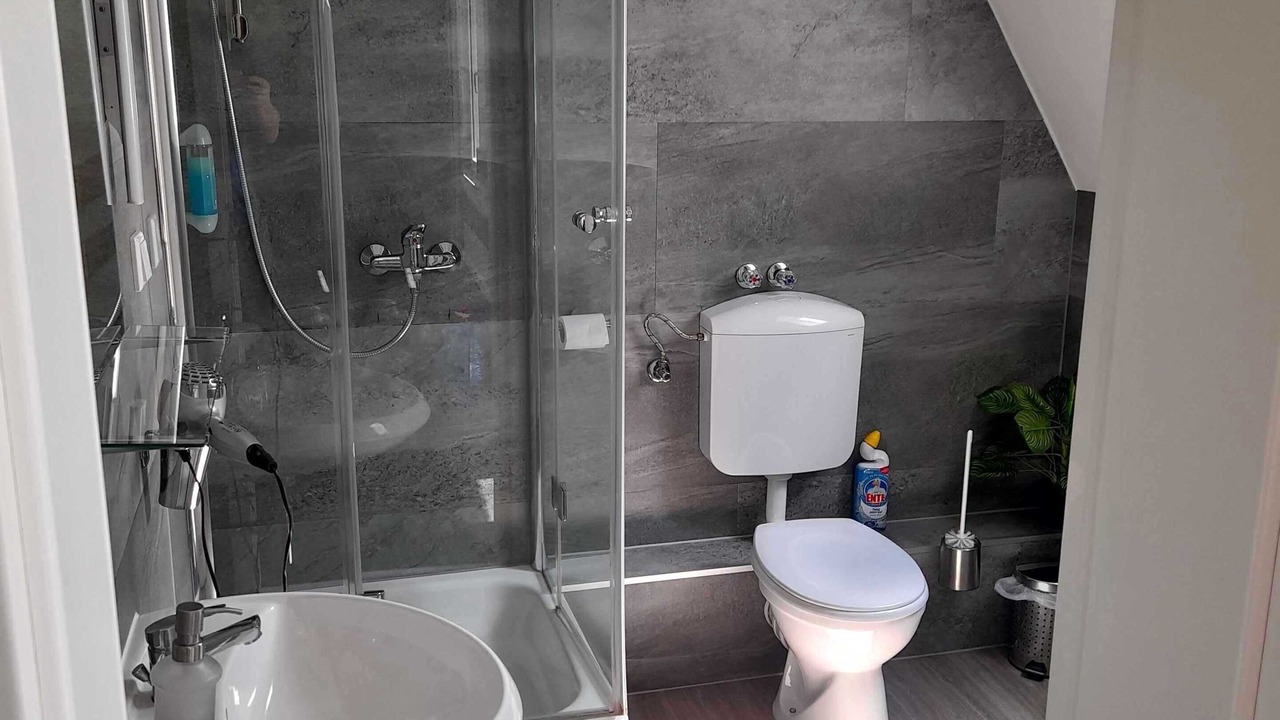 Photo of Bathroom in Schweinheim