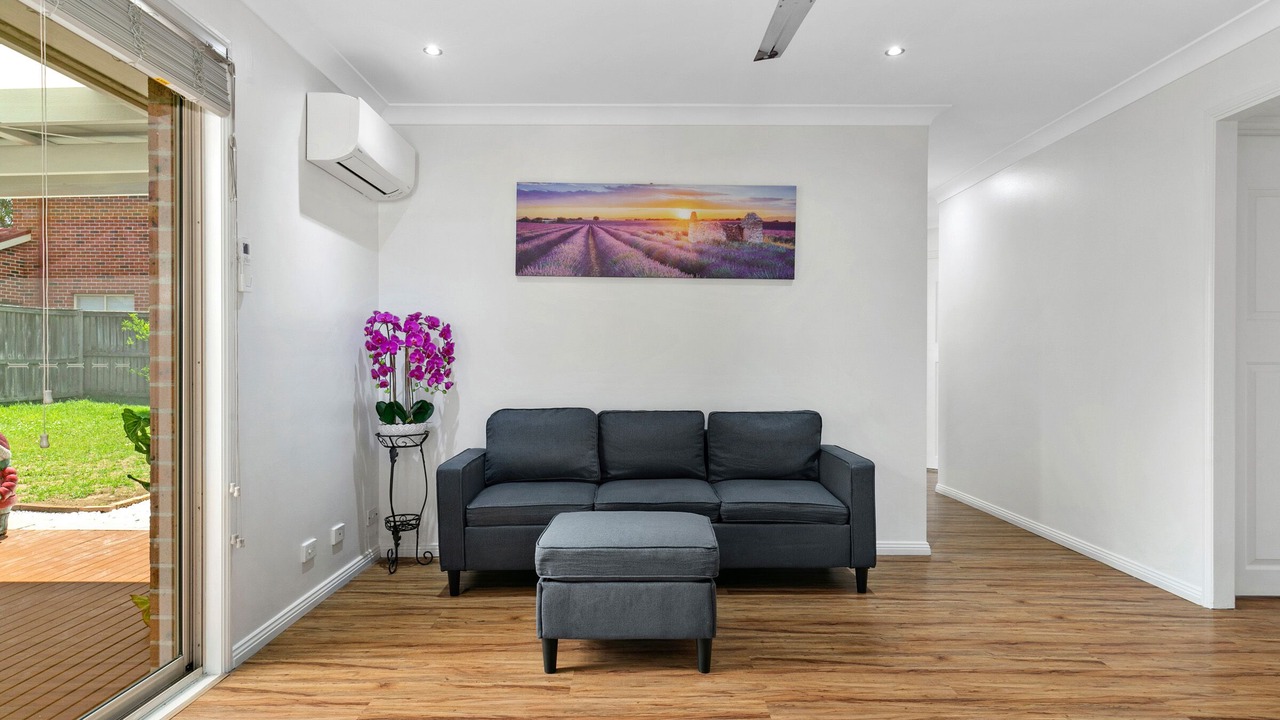 Photo of Livingroom in Stanhope Gardens
