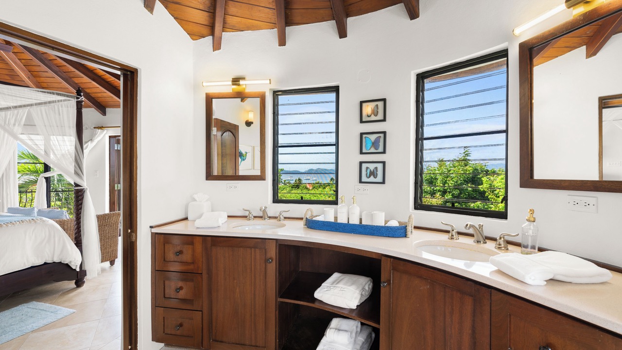 Photo of Bathroom in Spanish Town