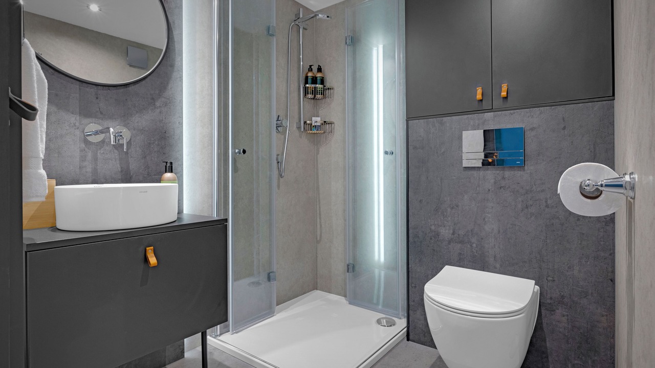 Photo of Bathroom in Swan Lake