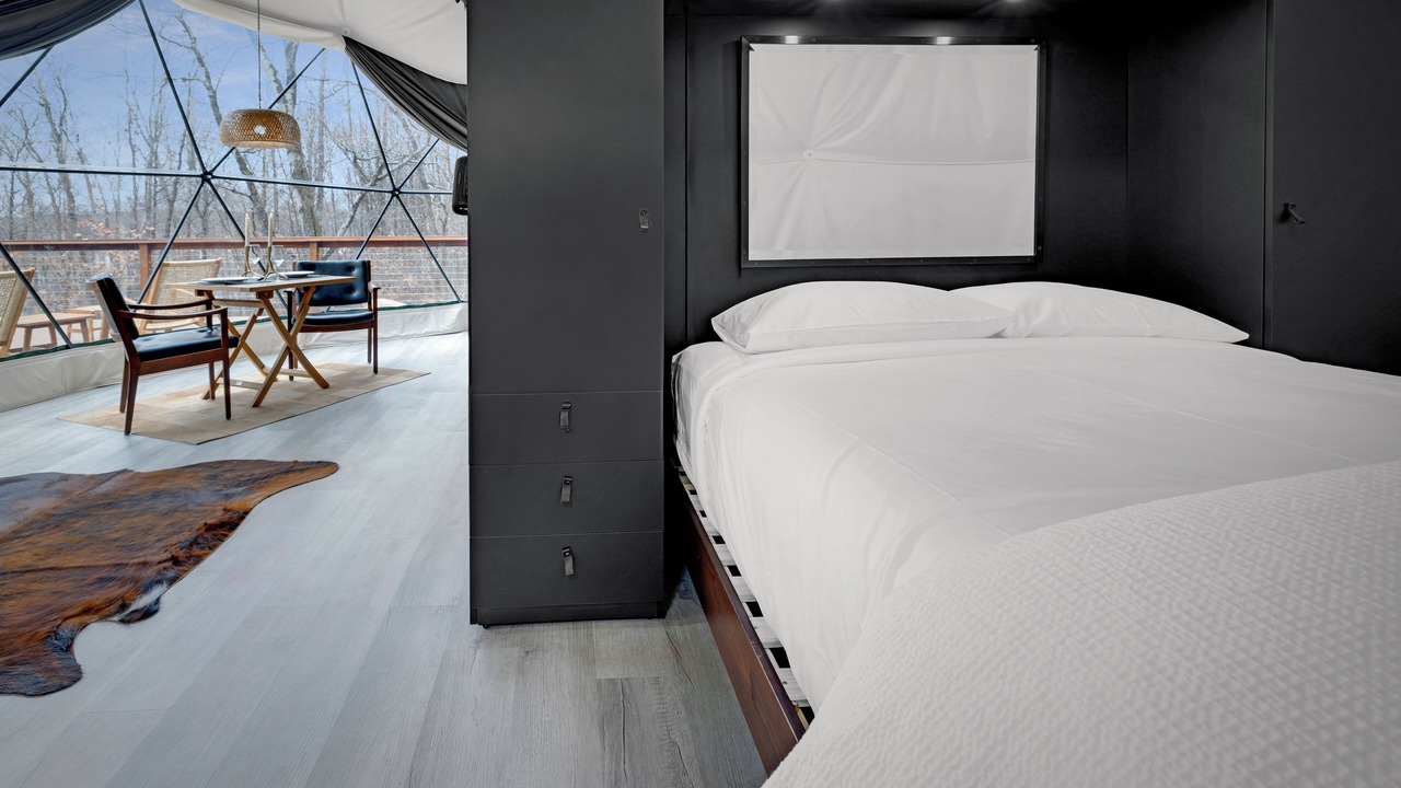 Photo of Bedroom in Swan Lake