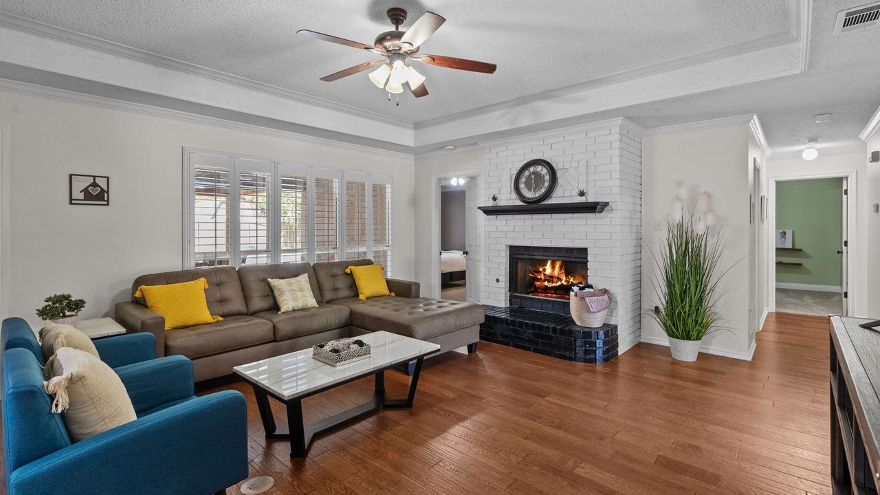 Photo of Livingroom in Keller