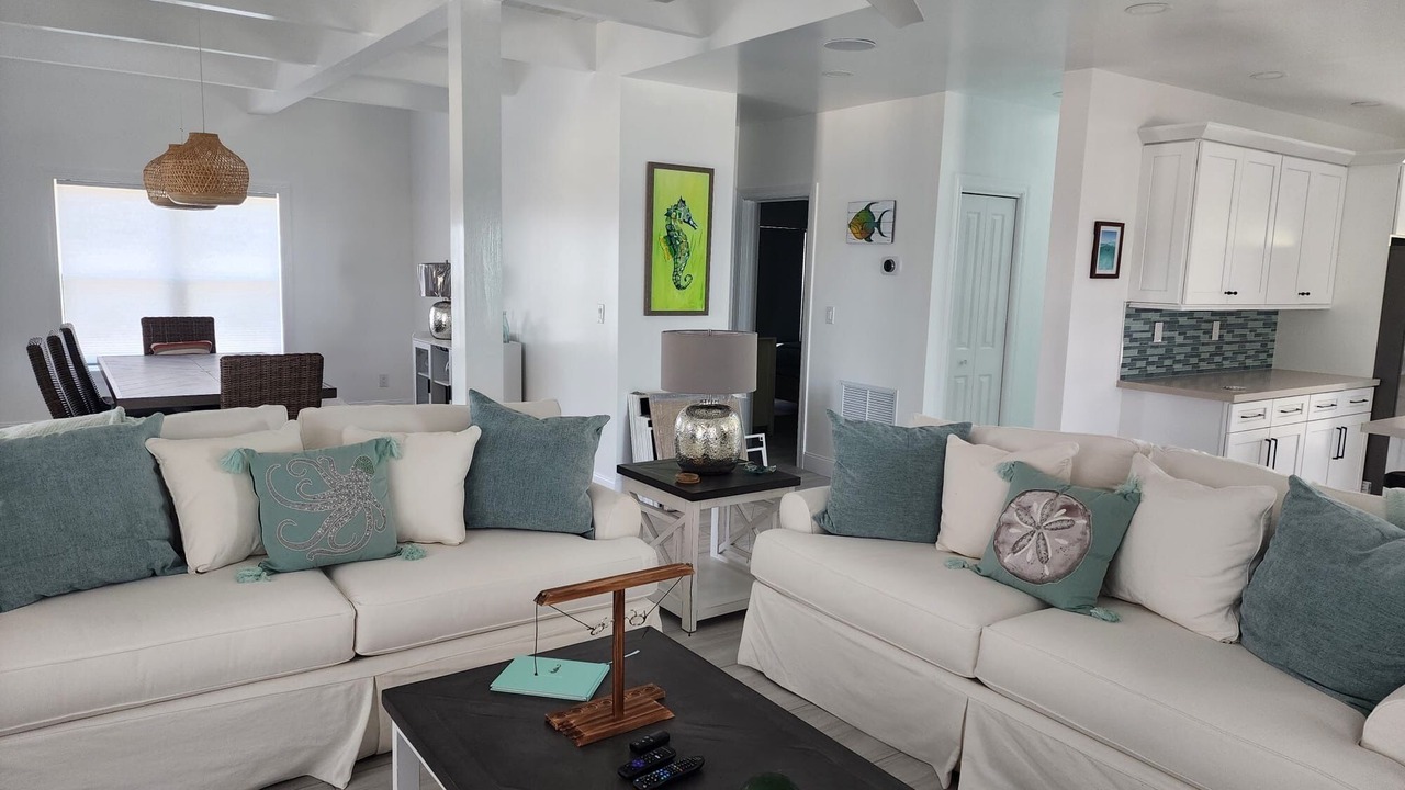 Photo of Livingroom in Treasure Cay