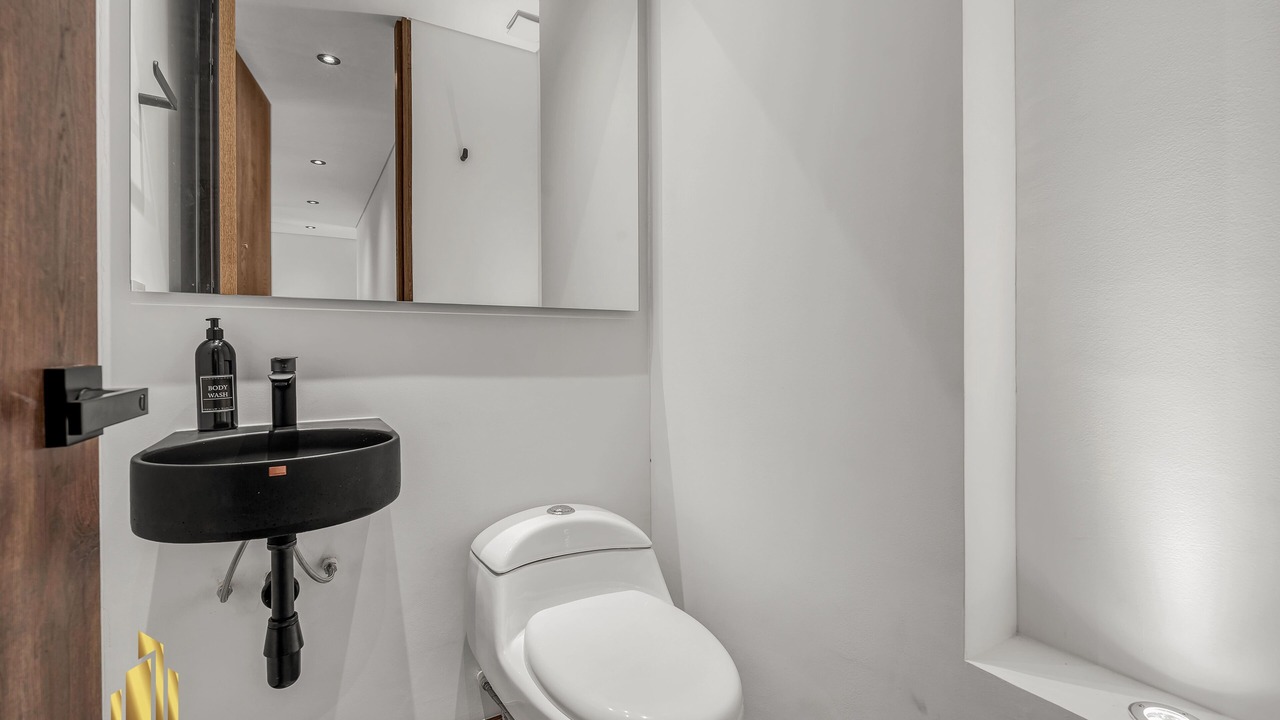 Photo of Bathroom in La Florida
