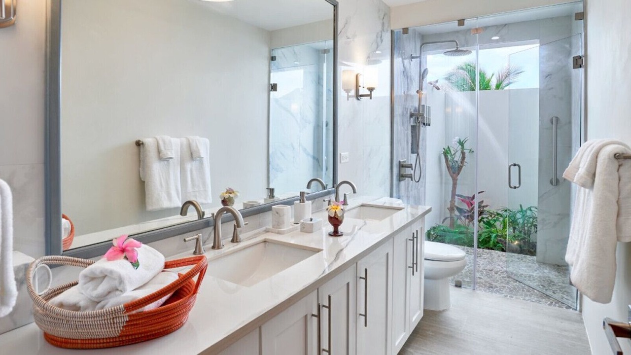 Photo of Bathroom in Salt Gut