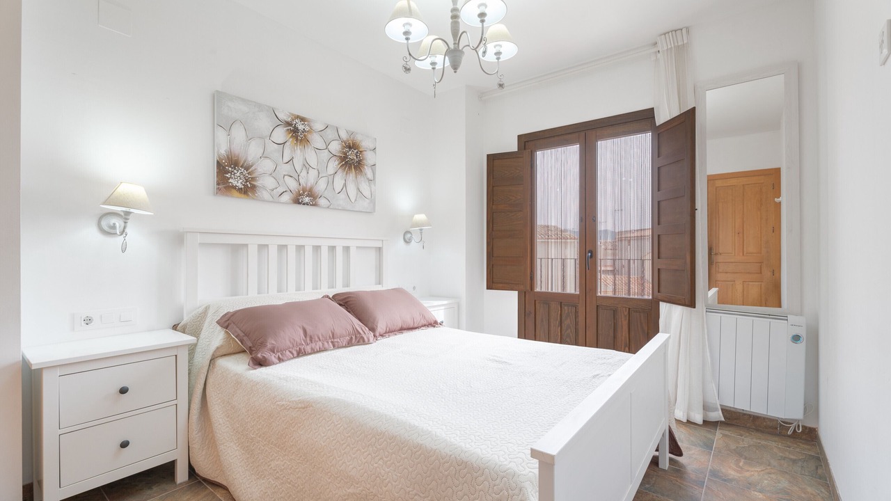 Photo of Bedroom in Benafer