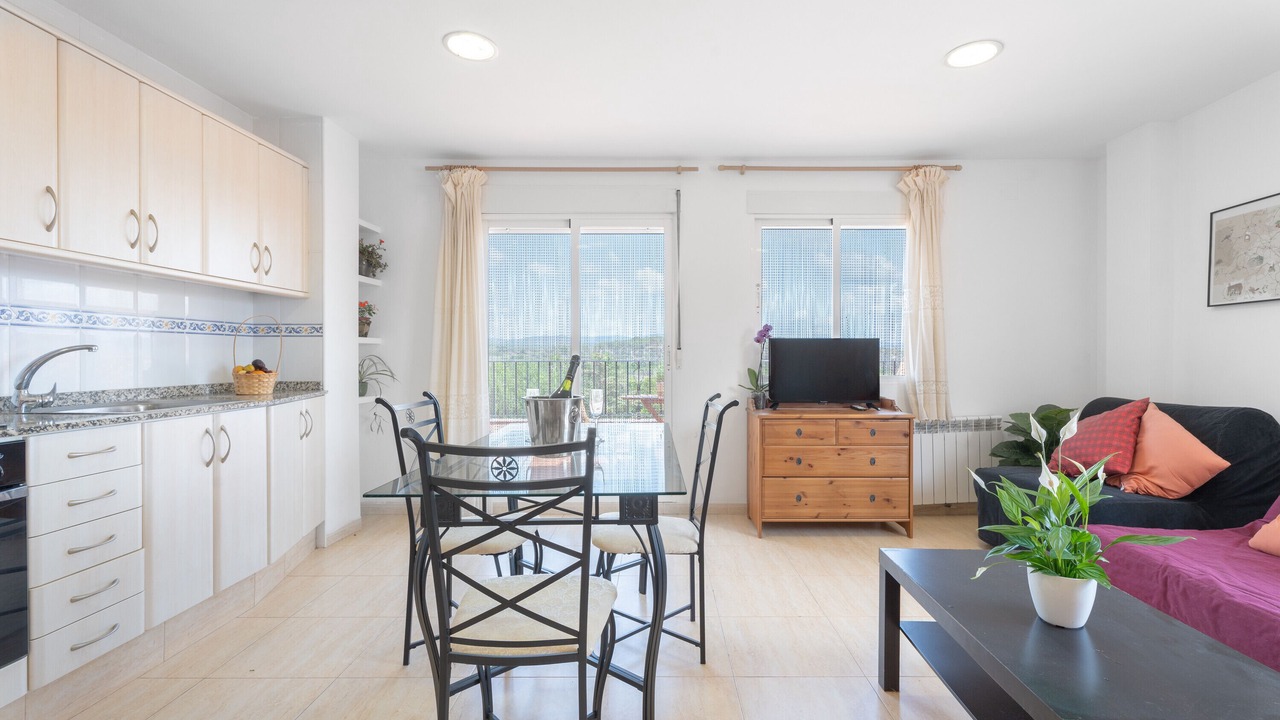Photo of Livingroom in Benafer