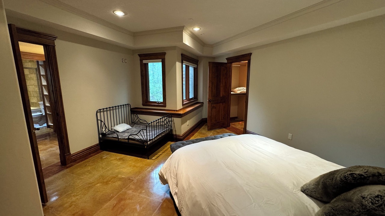 Photo of Bedroom in Priddis
