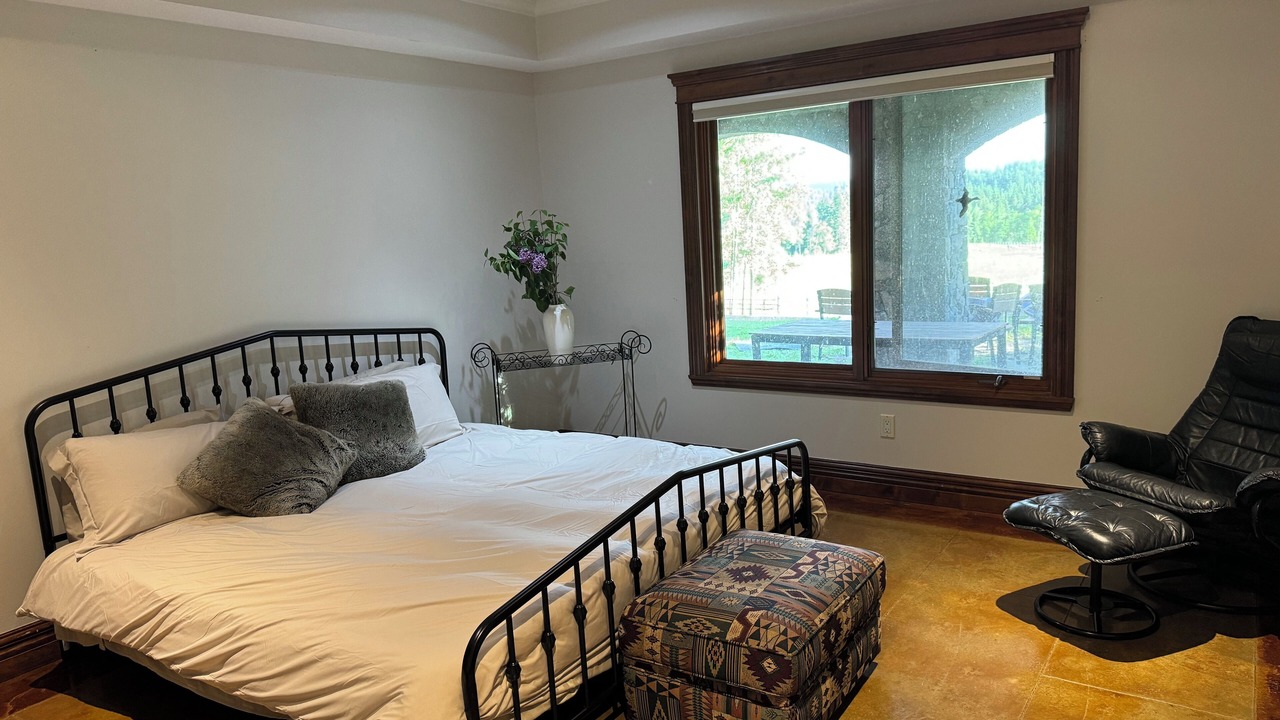 Photo of Bedroom in Priddis
