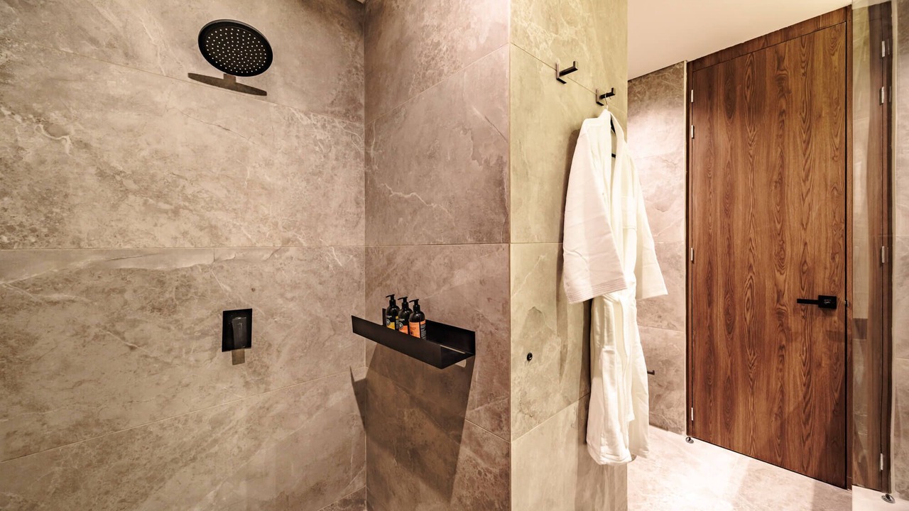 Photo of Bathroom in La Florida