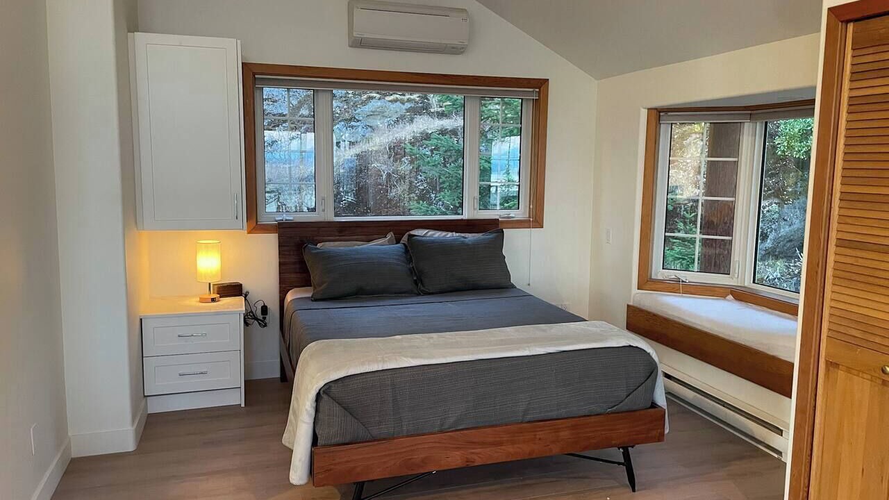Photo of Bedroom in Pender Island