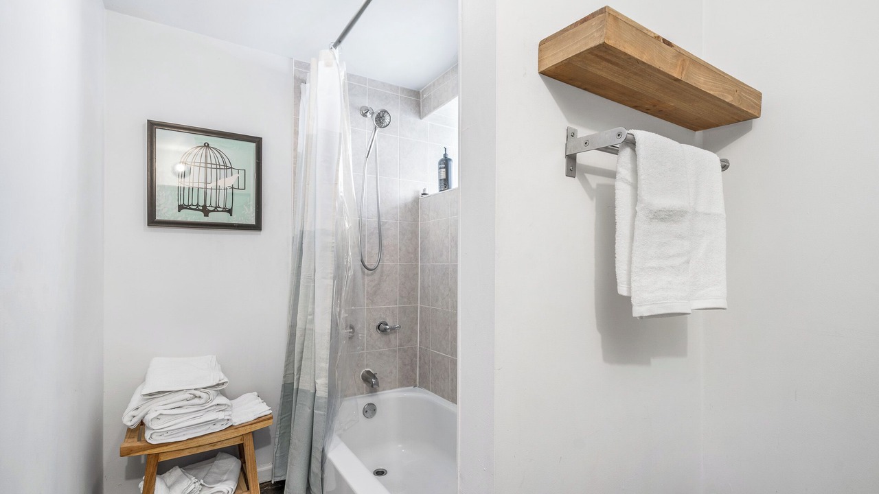 Photo of Bathroom in Logan Square