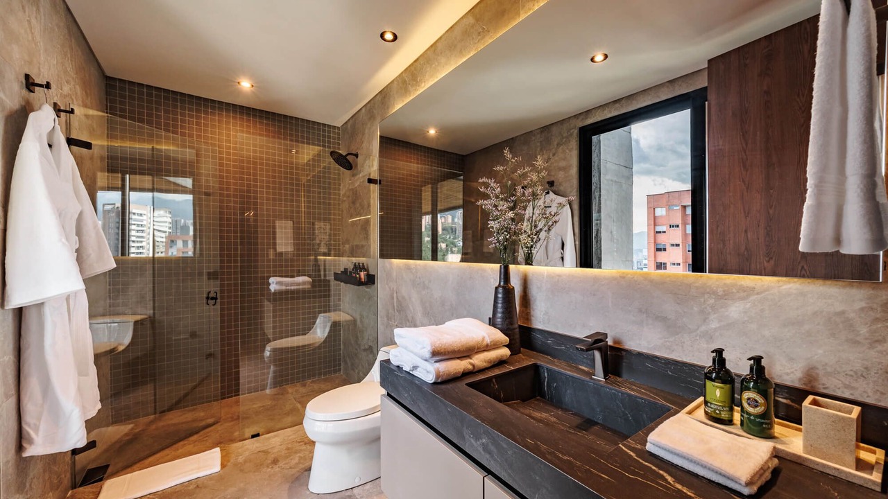 Photo of Bathroom in La Florida