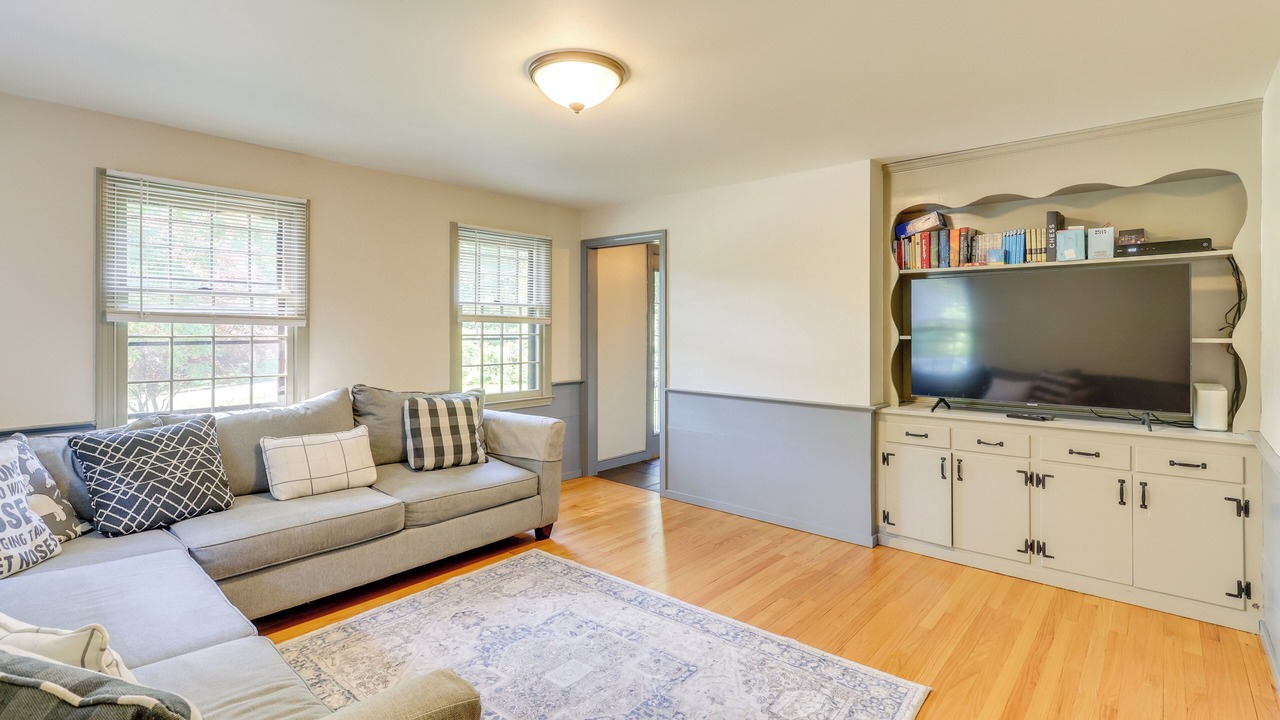 Photo of Livingroom in East Haddam