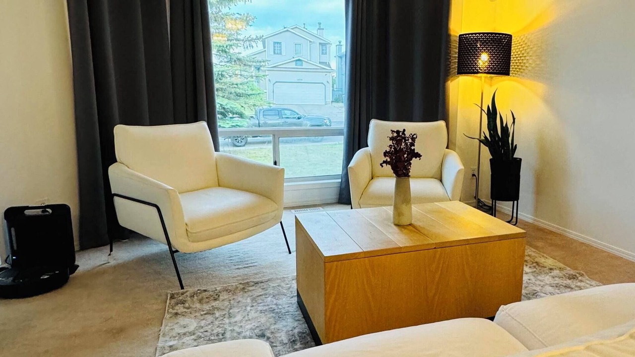 Photo of Livingroom in Country Hills