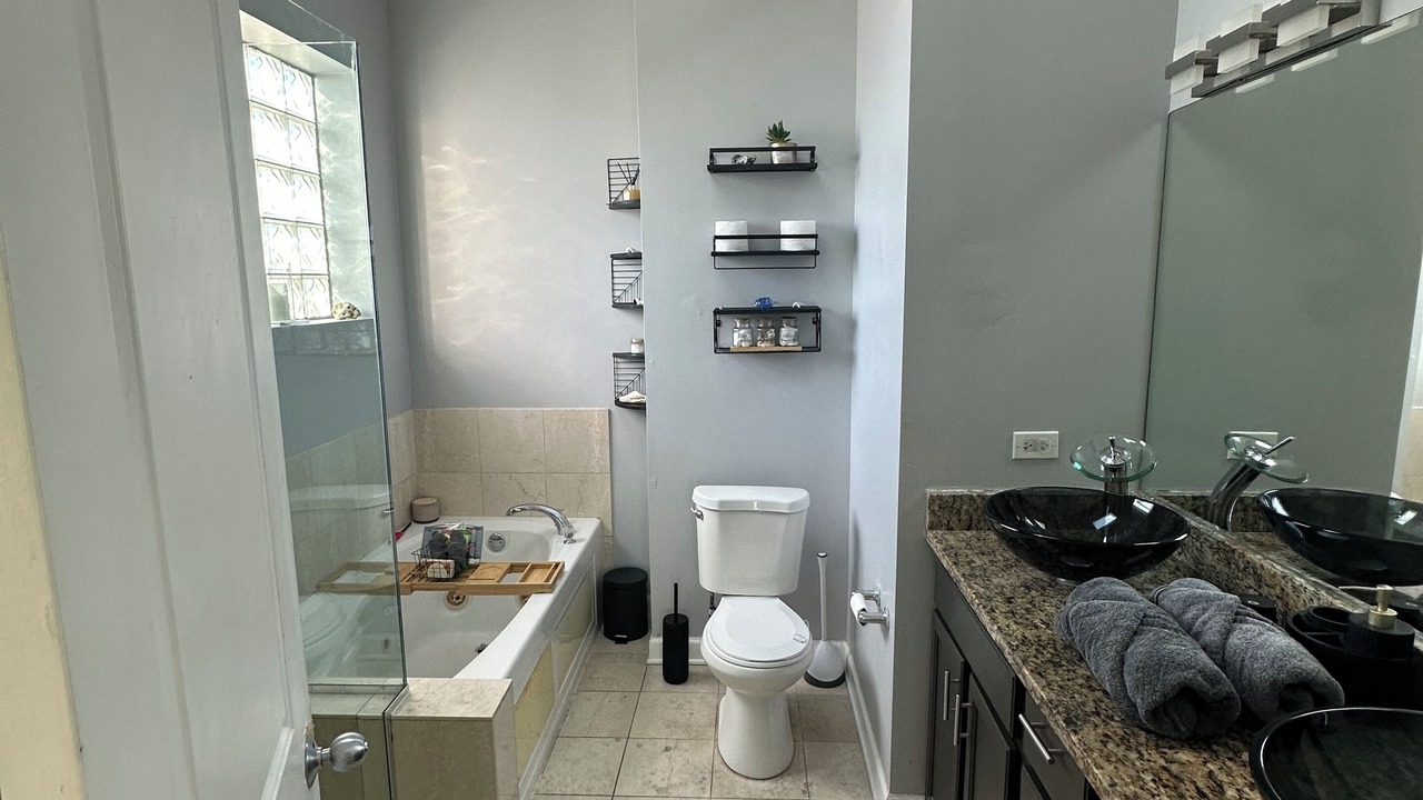 Photo of Bathroom in Grand Boulevard
