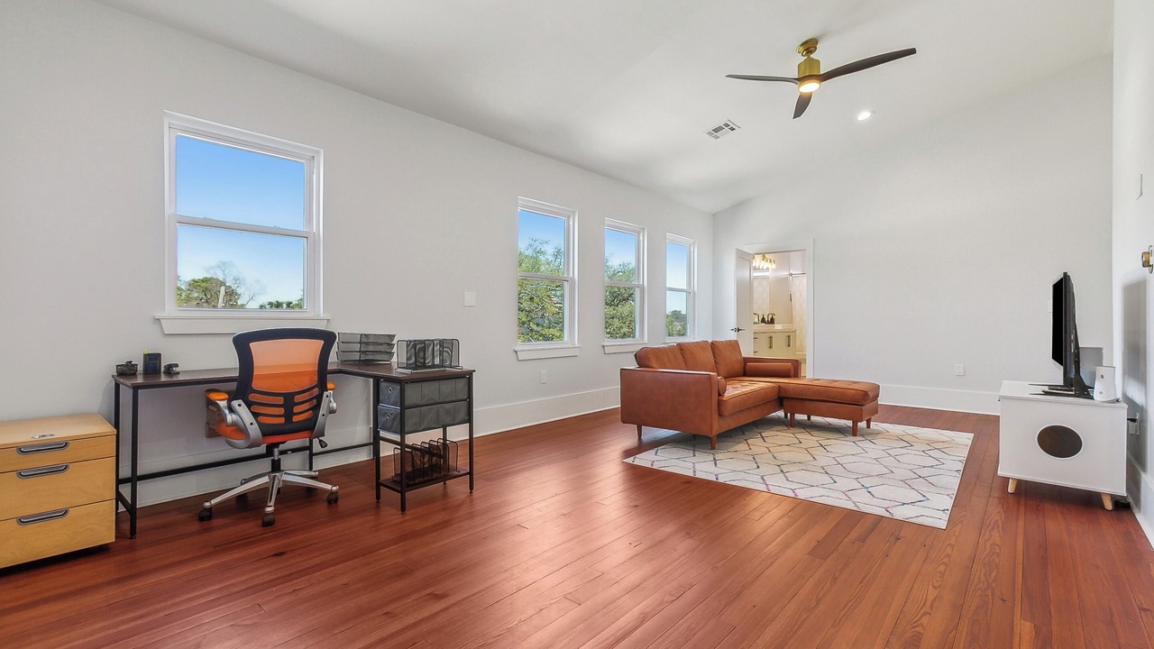 Photo of Livingroom in Broadmoor