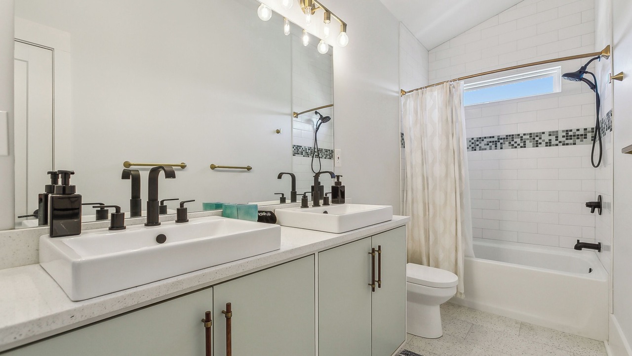 Photo of Bathroom in Broadmoor