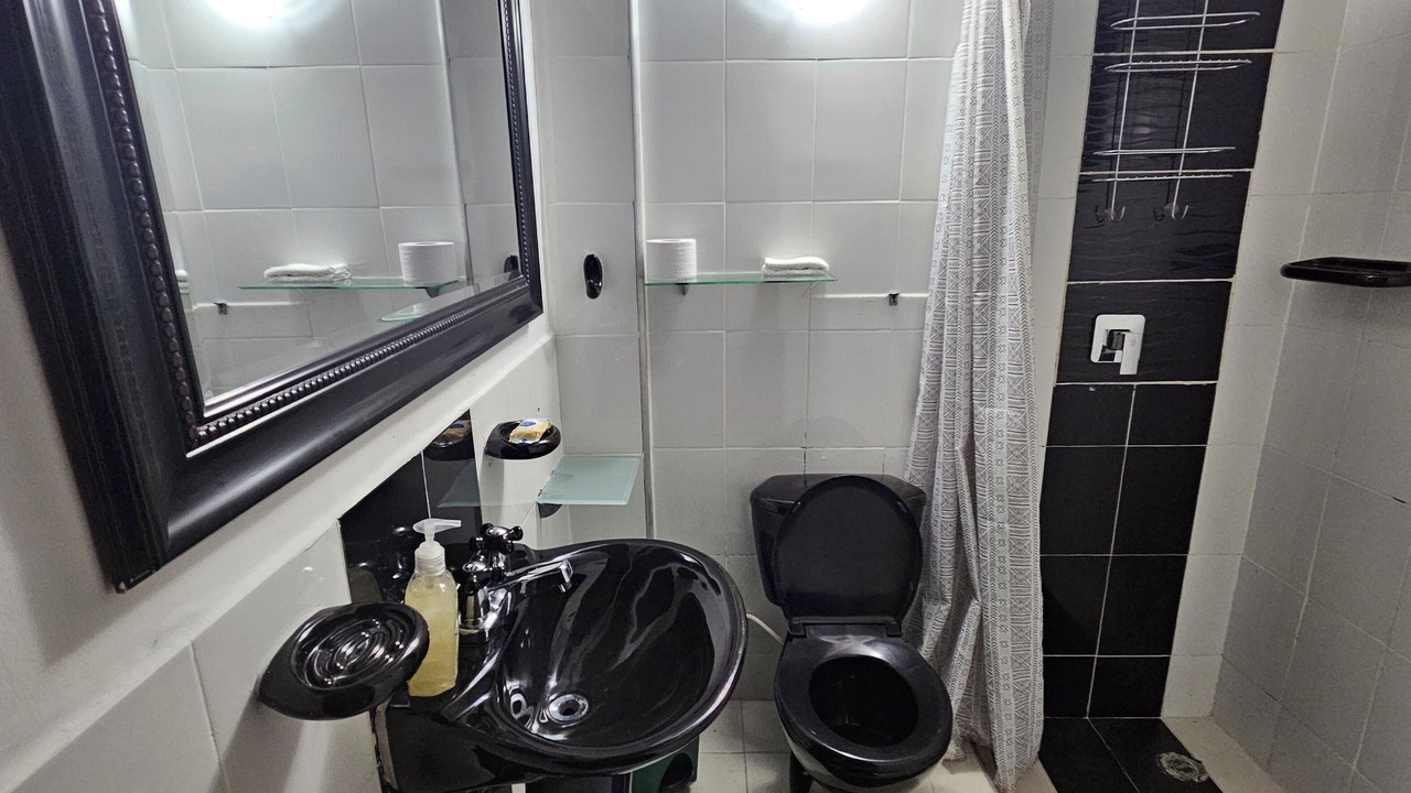 Photo of Bathroom in Lalinde