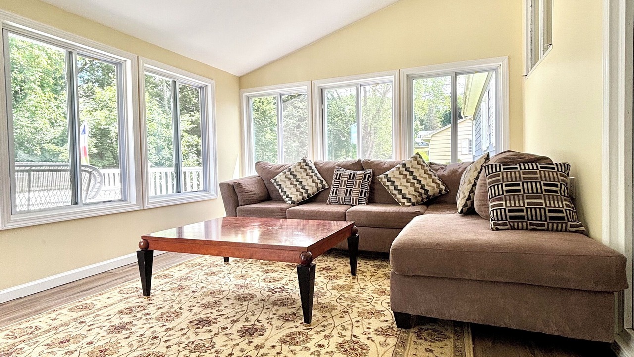 Photo of Livingroom in Montville