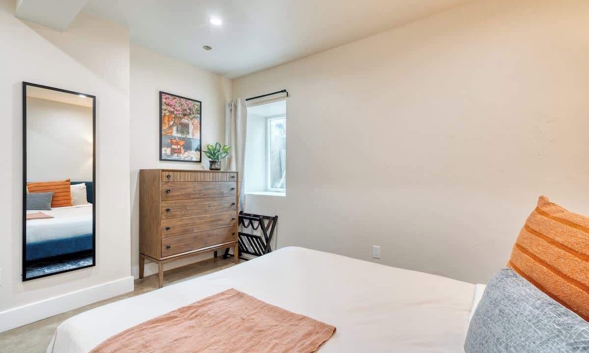 Photo of Bedroom in Mississippi District