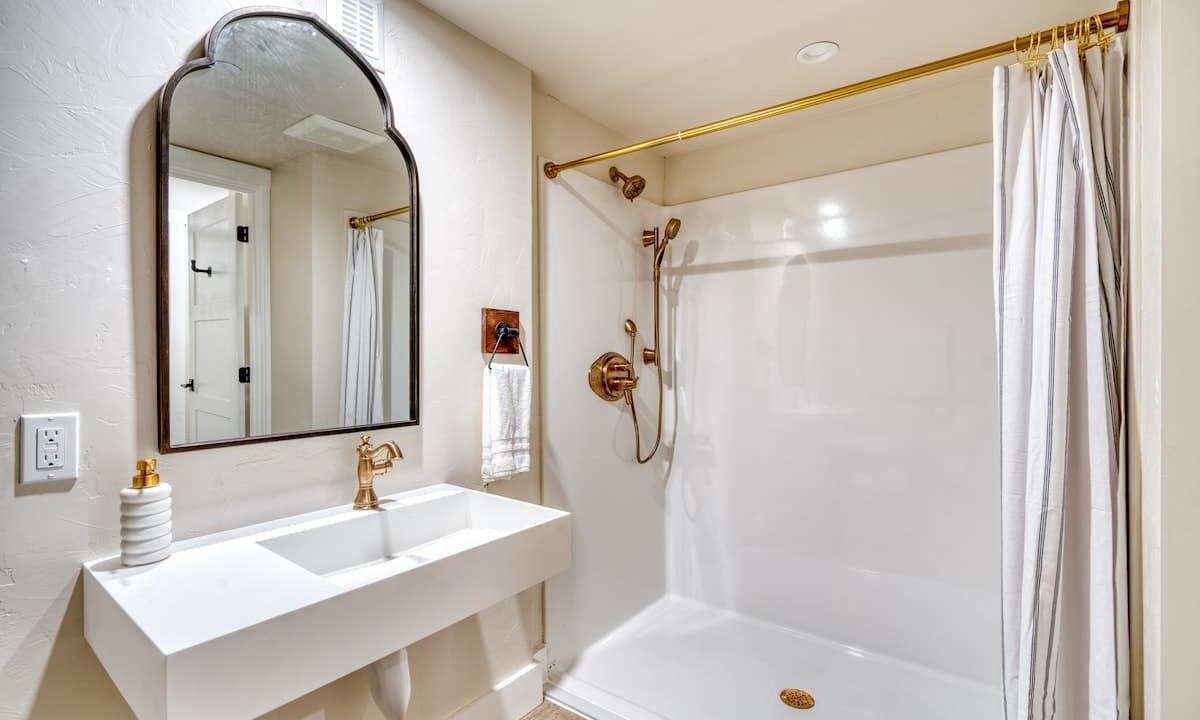 Photo of Bathroom in Mississippi District
