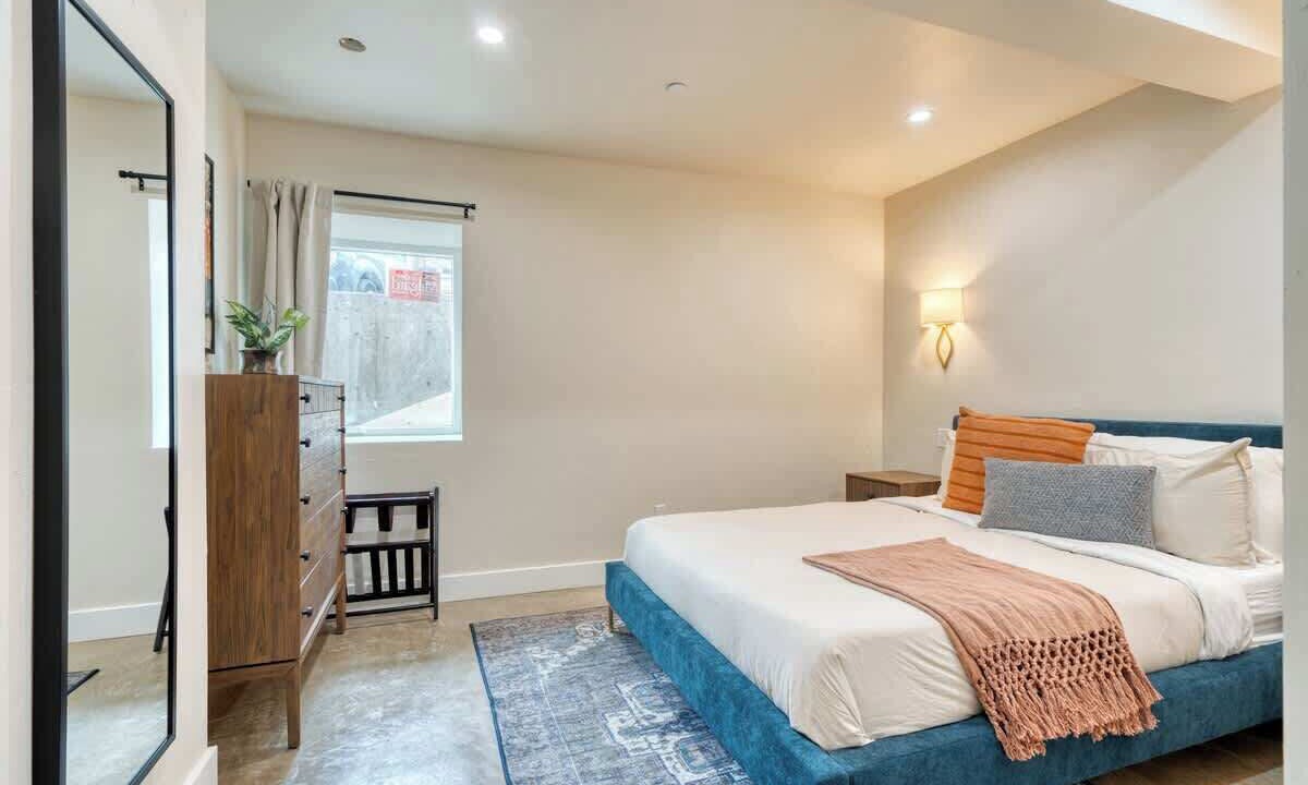 Photo of Bedroom in Mississippi District