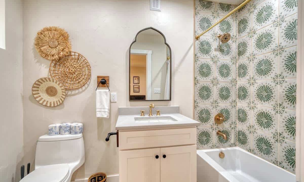 Photo of Bathroom in Mississippi District