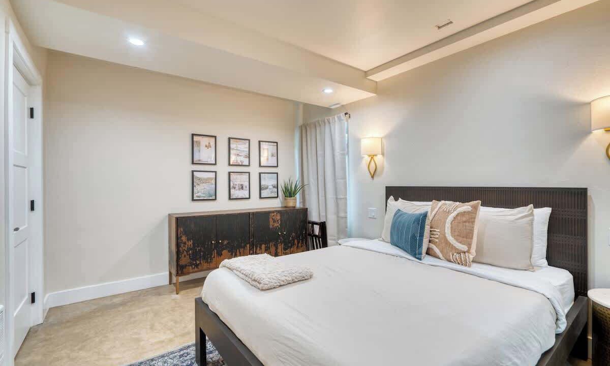 Photo of Bedroom in Mississippi District
