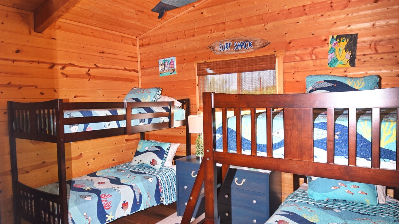 Photo of Bedroom in Bahama Palm Shores