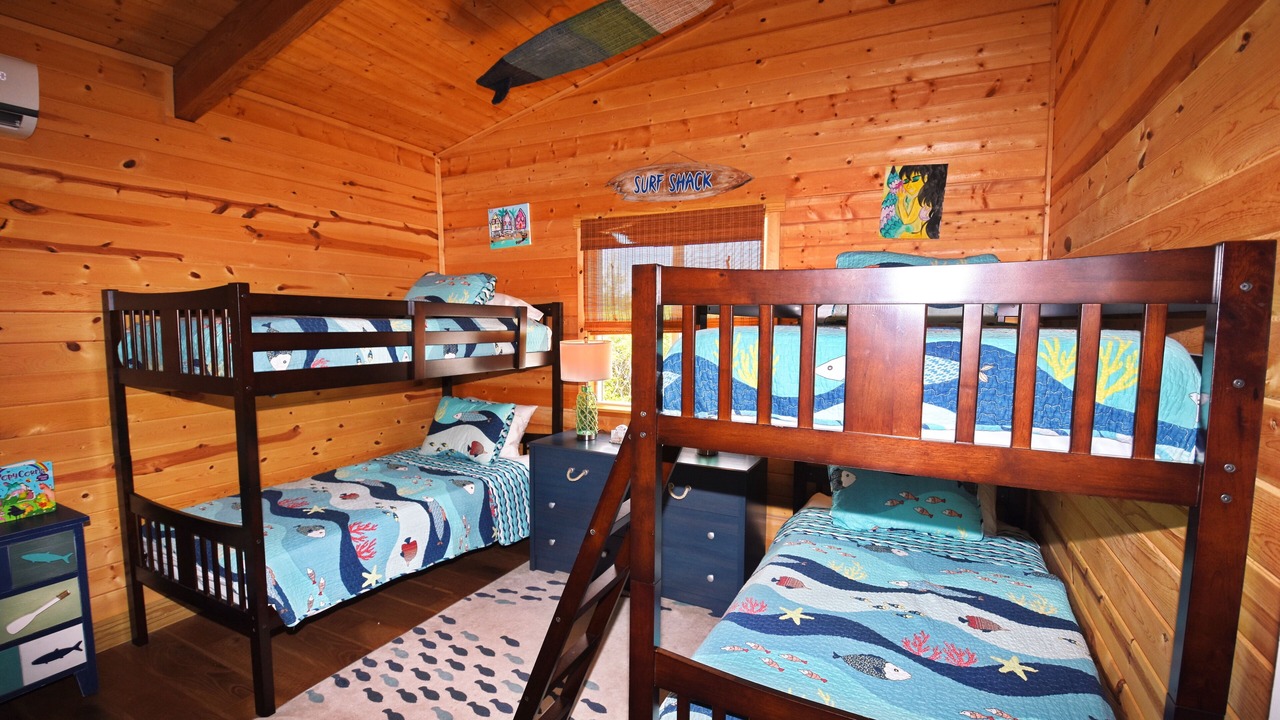 Photo of Bedroom in Bahama Palm Shores