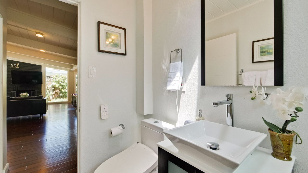 Photo of Bathroom in Duveneck - St. Francis