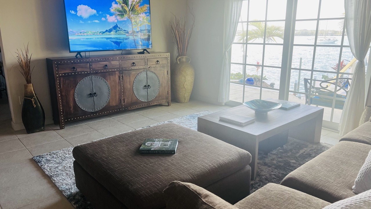 Photo of Livingroom in Lubbers Quarters Cay
