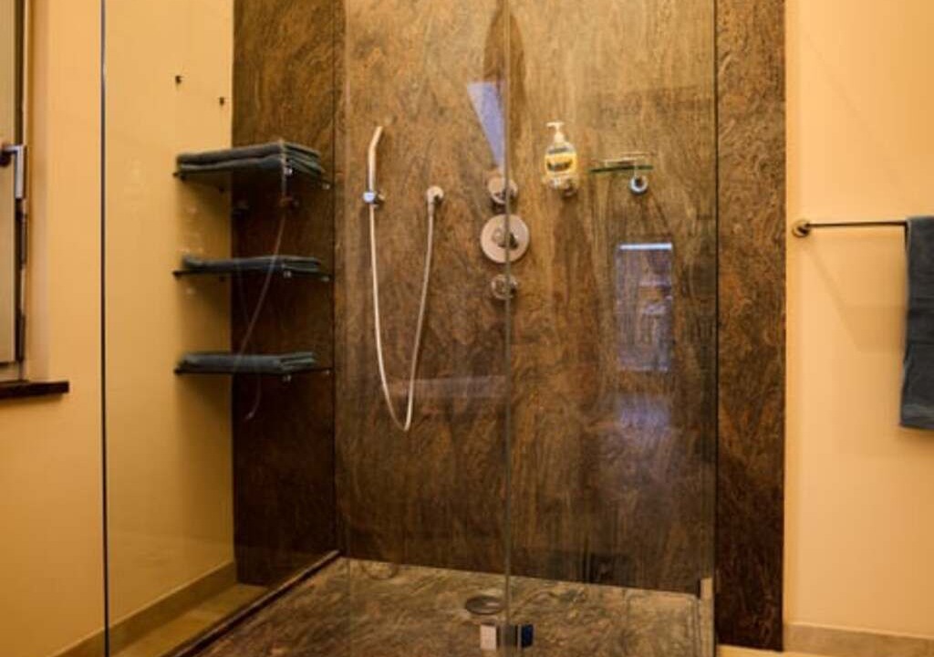 Photo of Bathroom in Innsbruck City Centre