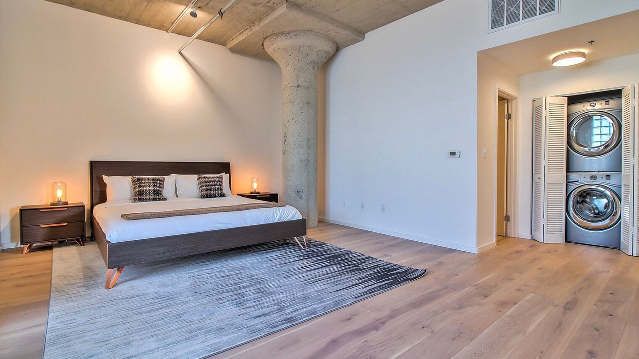 Photo of Bedroom in China Basin