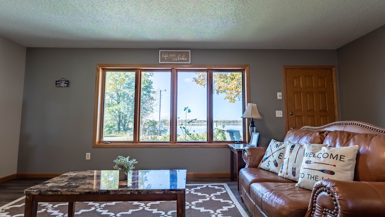 Photo of Livingroom in Battle Lake