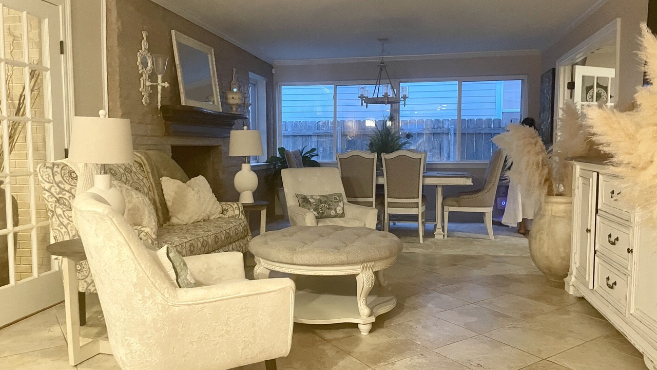 Photo of Livingroom in Lakeview